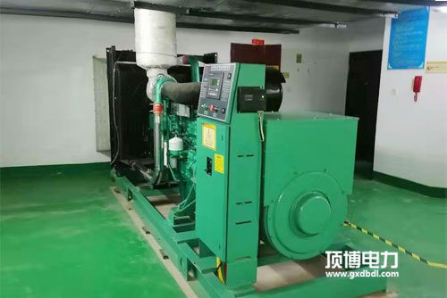 柴油發電機多少錢？頂博解密發電機價格影響因素