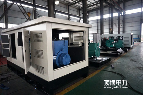 柴油50kw發(fā)電機(jī)組意想不到并機(jī)4大好處，除了省油，更能集中調(diào)度！
